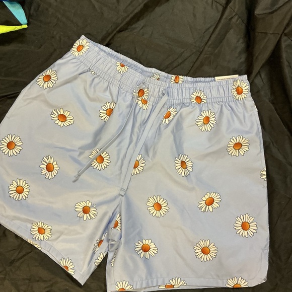Nike Light Blue Floral Shorts - Picture 4 of 9